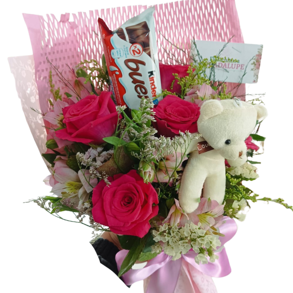 Ramalhete 5 Rosas cor de rosas e Ursinho e Kinder Bueno