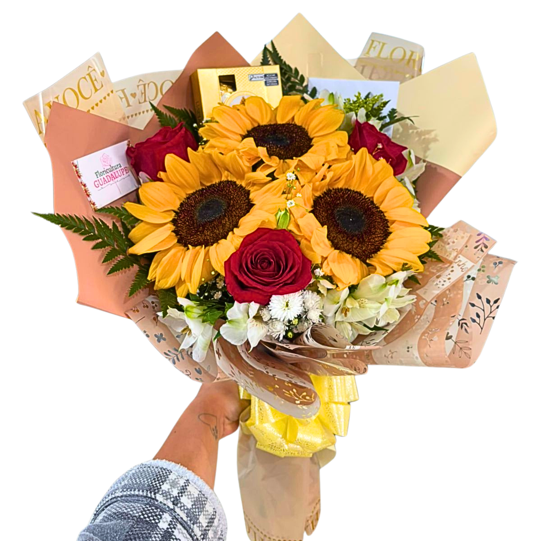 Buqu 3 Girassis 3 Rosas vermelhas e Ferrero 4 unidades